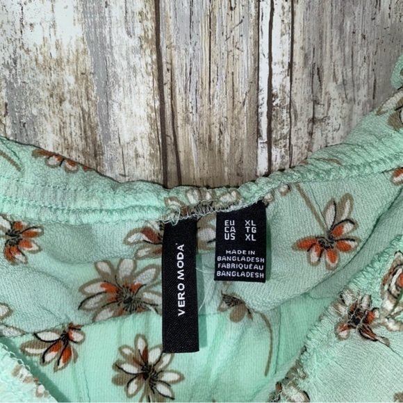 Vero Moda Umsaga Crop Frill Singlet Floral - Picture 5 of 5